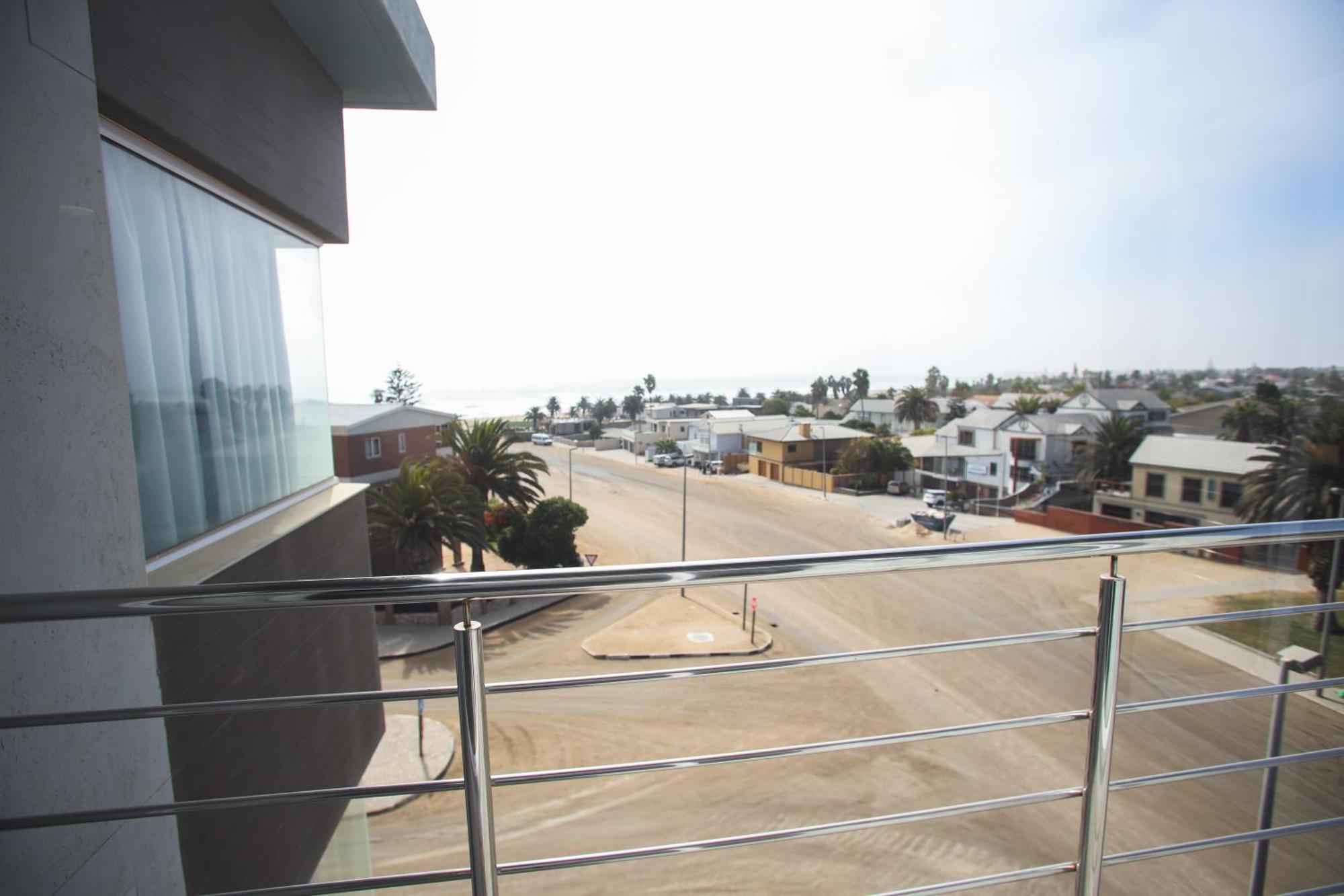 Hnt Atlantic Self Catering Apartment Swakopmund Ngoại thất bức ảnh